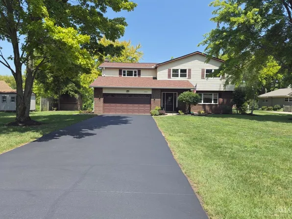 8255 Lakeshore Dr, West Chester, OH 45069