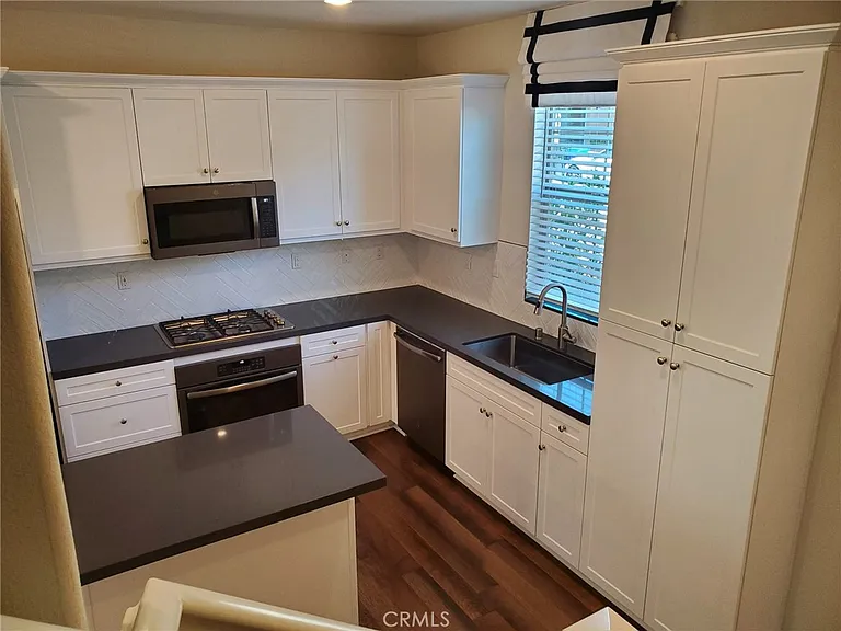 2283 Apple Ct — Photo 3