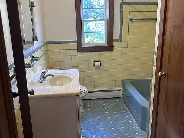 6914 Edgemont Rd #A — Photo 12