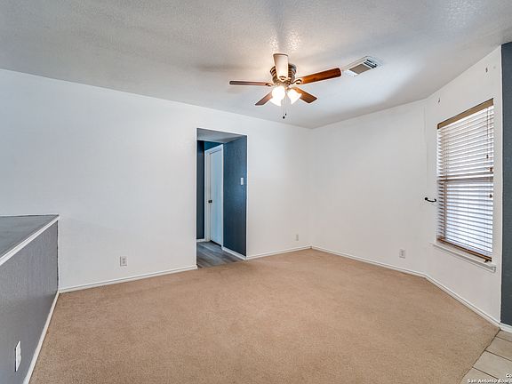5th image of 103 LAUREN LN