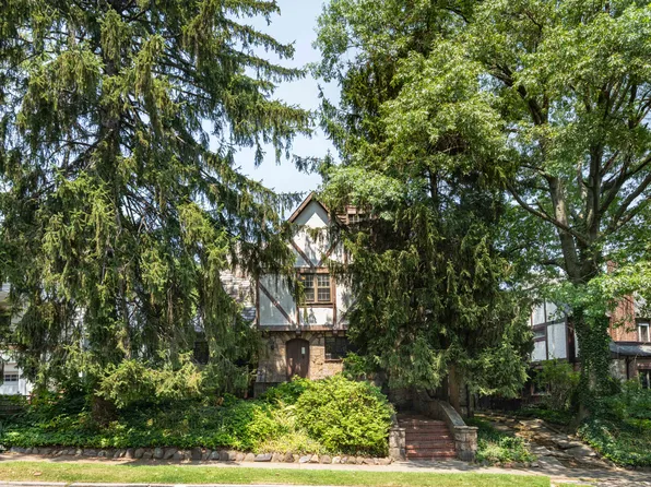 176-15 Croydon Road image 1 of 20