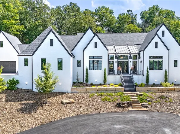 2534 N Fox Trl, Fayetteville, AR 72703