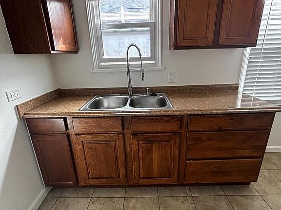 5th image of 4911 Clay St