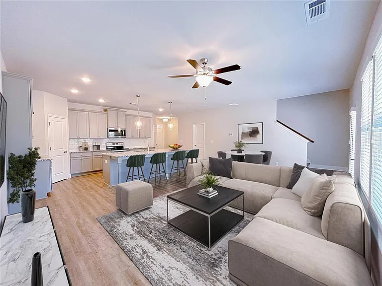 2586 Mills Commons Dr — Photo 3