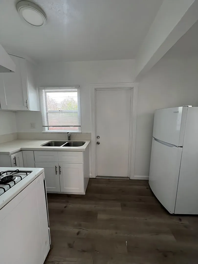 1 bed, 1.0 bath, 500 sqft, $1,370 — Photo 3