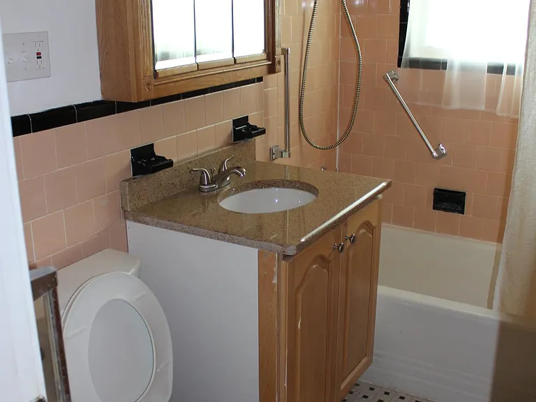 21 Portina Rd #2 — Photo 3