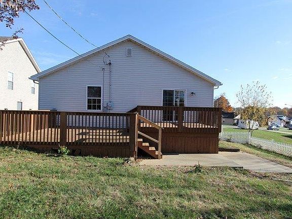 3rd image of 102 Turnberry Dr