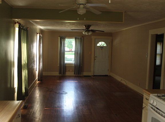 4th image of 1001 E Washington St