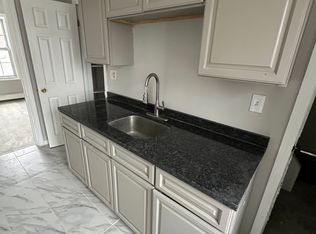 36 Vine St #2A, Waterbury, CT 06704