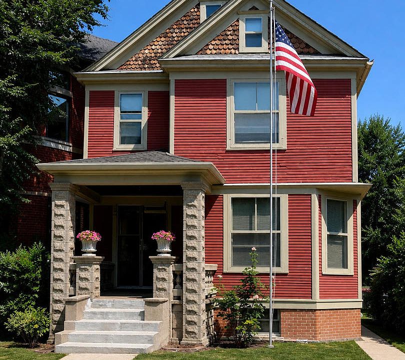 1st image of 2026 W Leland Ave