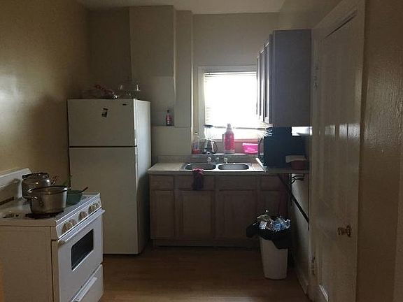 4th image of 365 Fuller Ave