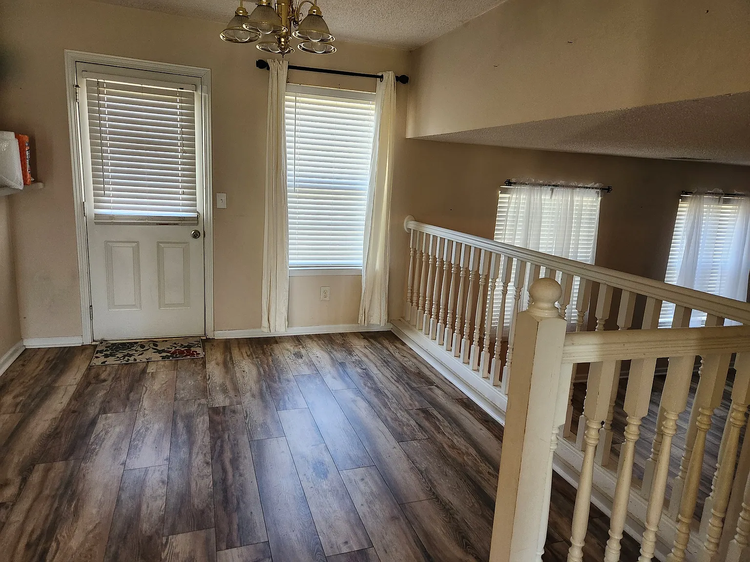 3 bed, 1744 sqft, $2,000 — Photo 4