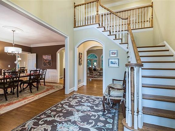4th image of 3841 Glenhurst Dr SE