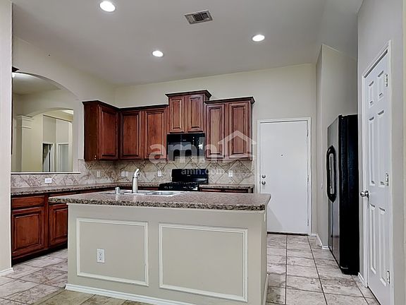 4th image of 803 Fireberry Dr