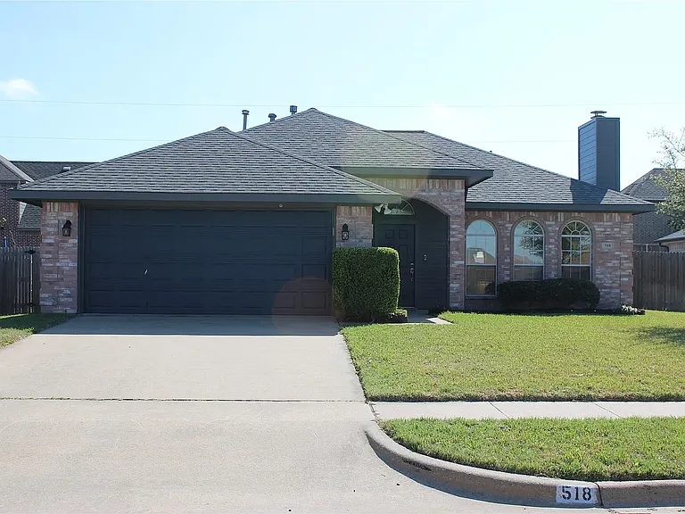 518 Morningside Ct — Photo 2