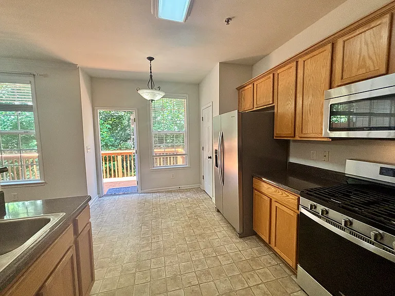 4668 Creekside Villas Way SE — Photo 37