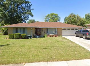 1703 Deppert Dr, Pekin, IL
