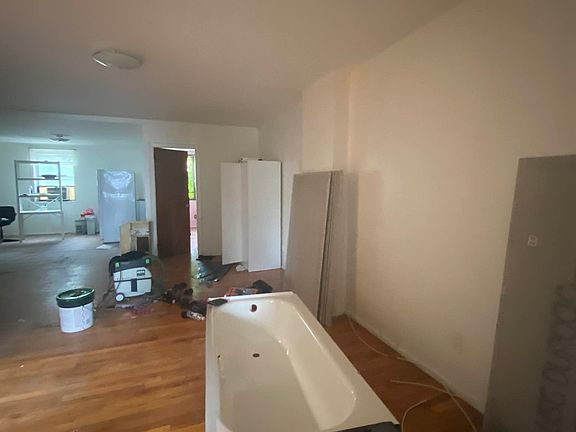 3rd image of 279 Columbia St APT 3