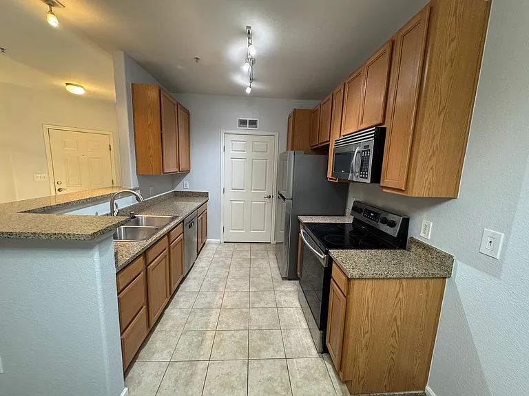 2900 Blue Sky Cir #5-203 — Photo 9