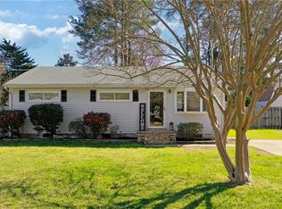 909 Wadena Rd, Chesapeake, VA 23320