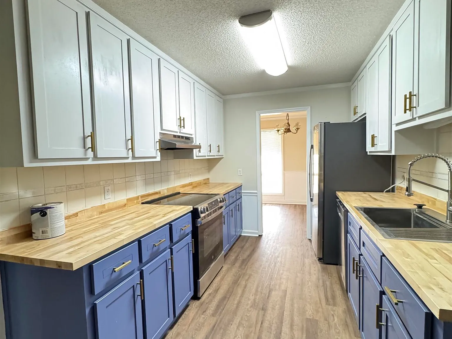 4 bed, 2.0 bath, 1618 sqft, $1,800 — Photo 4
