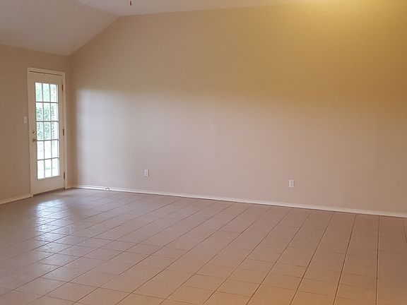 2nd image of 3534 Vineyard Dr