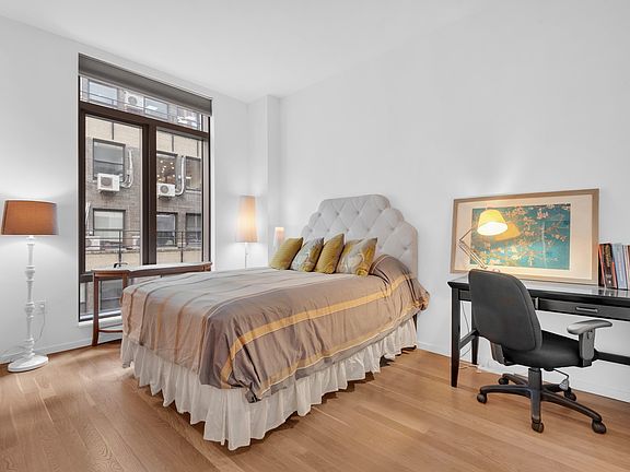3rd image of 18 W 48th St APT 10C