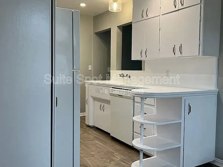456 N Batavia St #456 — Photo 7