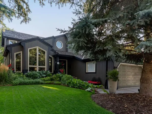51 W Woodridge Close SW, Calgary, AB T2W 5M2