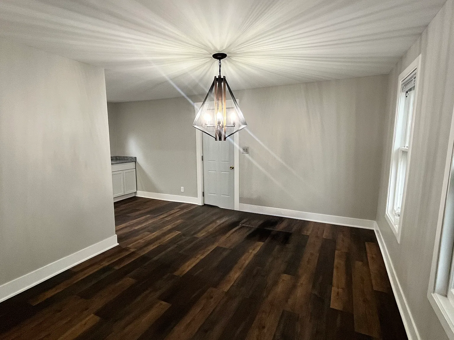 116 N Chestnut St — Photo 3