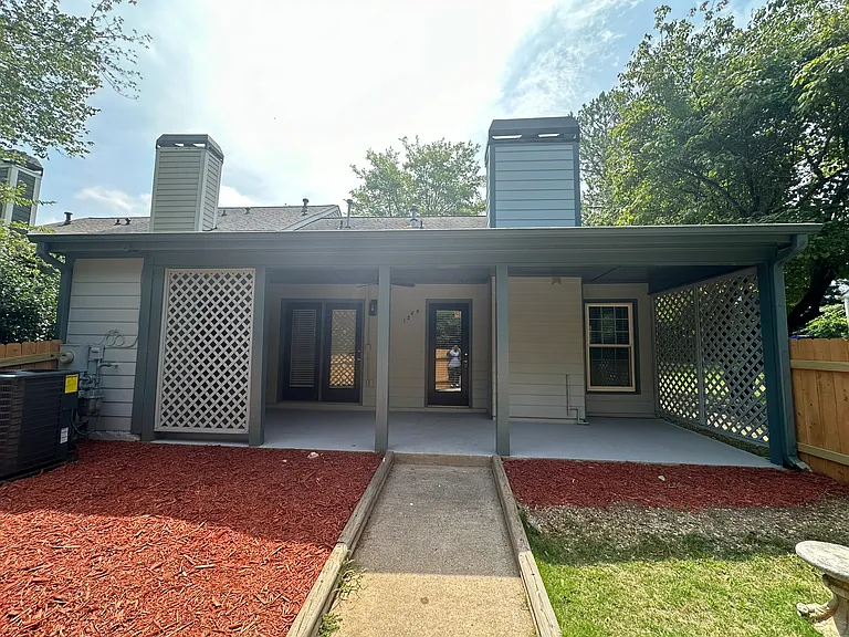 1260 Warsaw Rd #1 — Photo 3