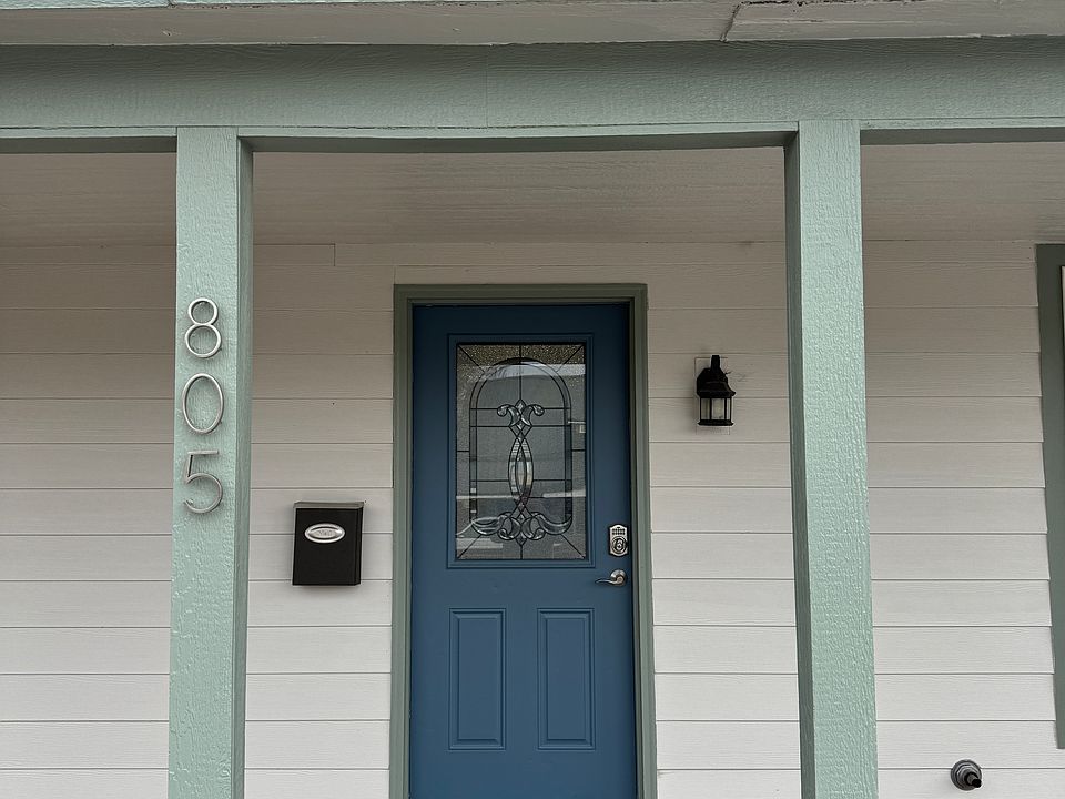 1st image of 805 N 2nd St