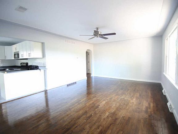 4th image of 3509 W Xy Ave