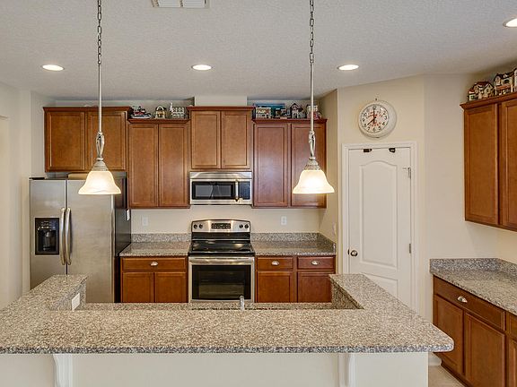 5th image of 530 Southwood Way