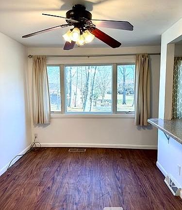 3rd image of 87 Towne House Rd