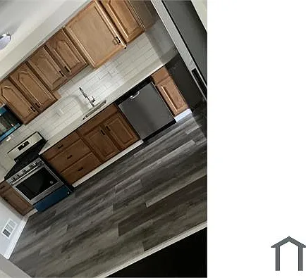 1006 Foxwood Ln — Photo 2