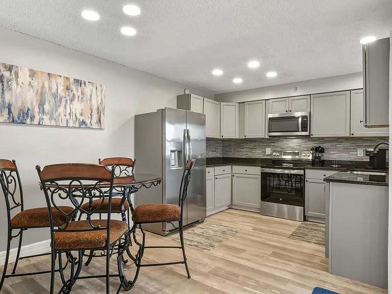 2025 Sylvester Rd #K2 — Photo 11