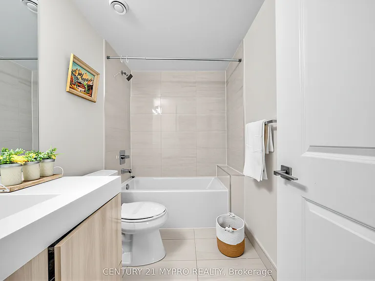 251 Jarvis St #315 — Photo 32