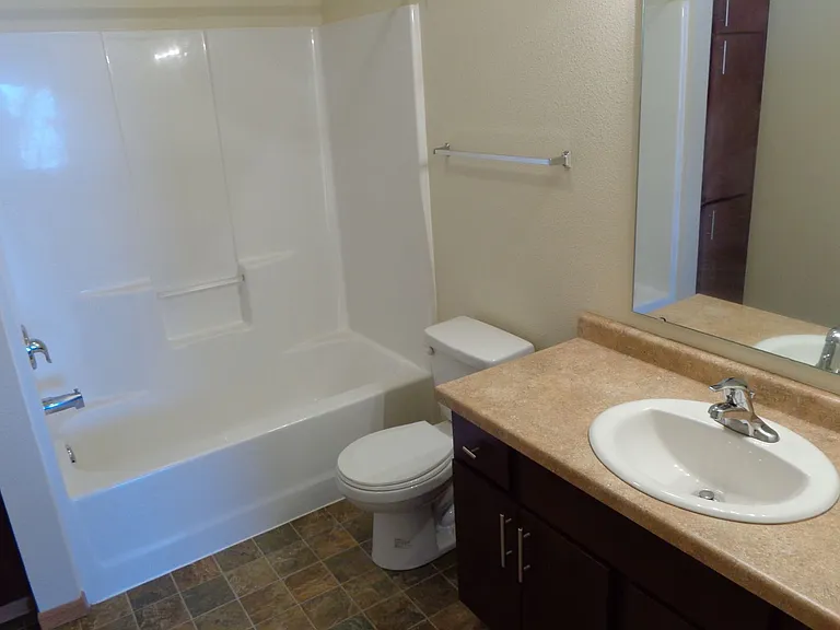 West Lake III Apartments — Photo 76