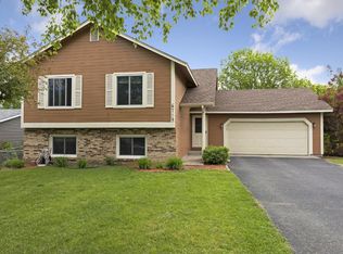 6719 Wakefield Dr, Eden Prairie, MN 55346