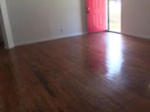 4th image of 2130 Sansom Cir
