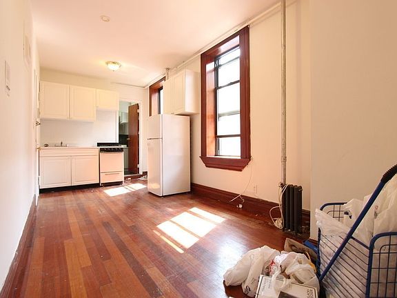 4th image of 513 E 5th St #15