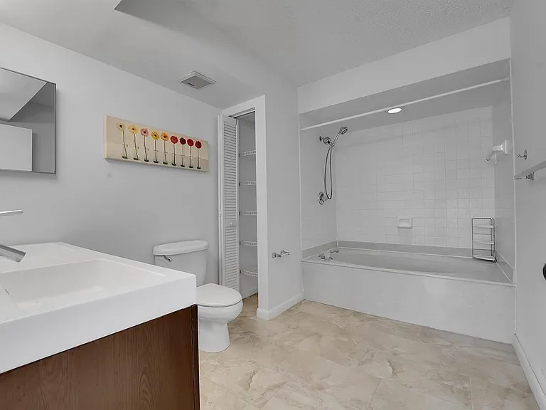 6654 Villa Sonrisa Dr #421 — Photo 26