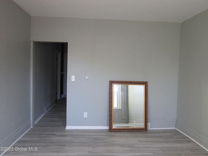 5th image of 39 Hudson Avenue