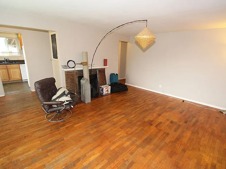 7733 35th Ave NE — Photo 2