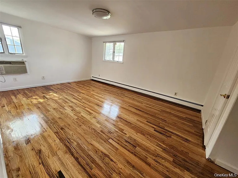 55 Holiday Park Dr — Photo 7