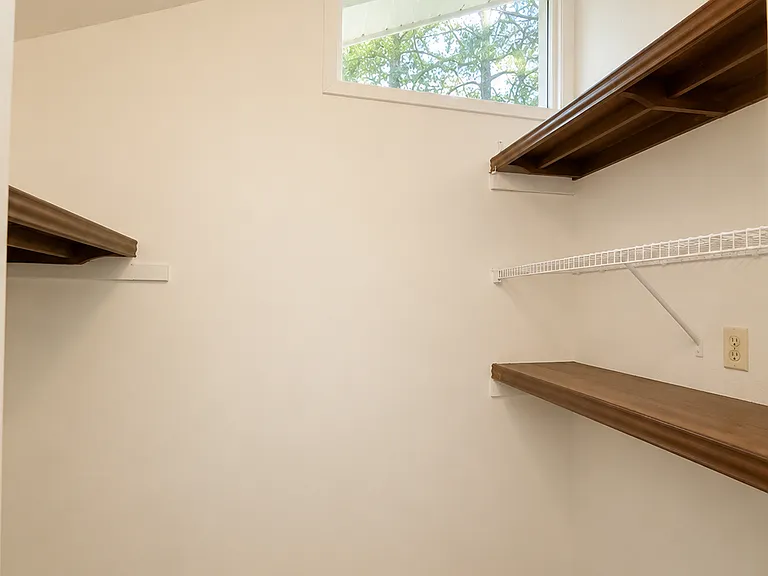 1690 Manhasset Dr — Photo 19