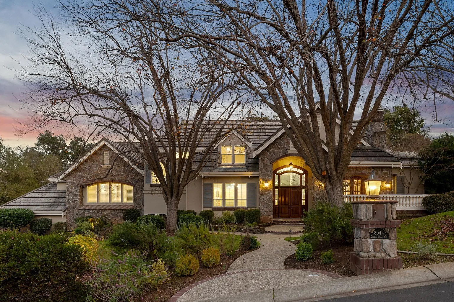 8044 Golden Eagle Way photo 1