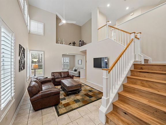 4th image of 162 W Sundance Cir