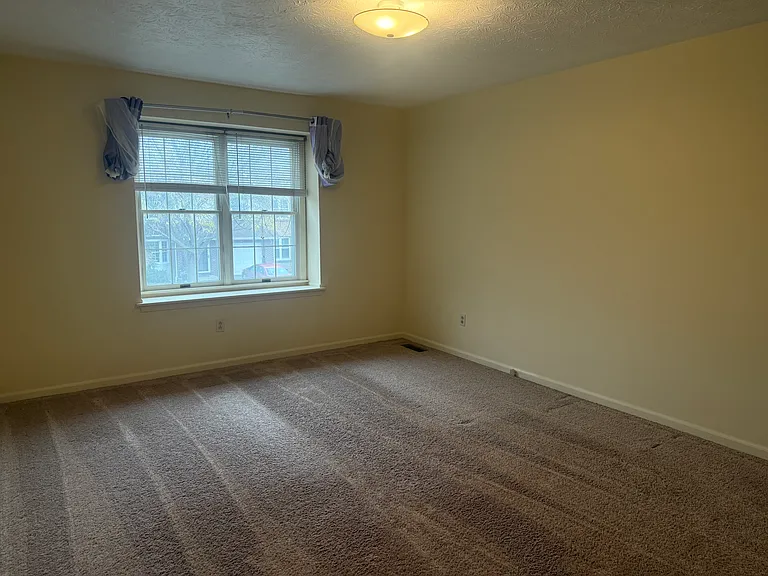 55 Frenchwoods Cir — Photo 9